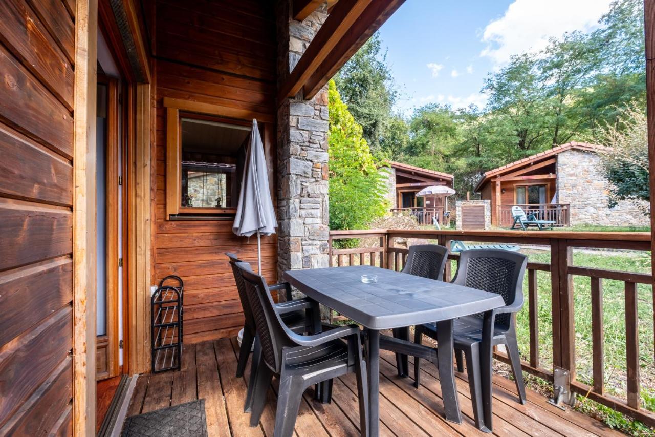 Le Hameau Du Comte De Foix - 11 Chalets En Ariege Mercus-Garrabet Exterior photo